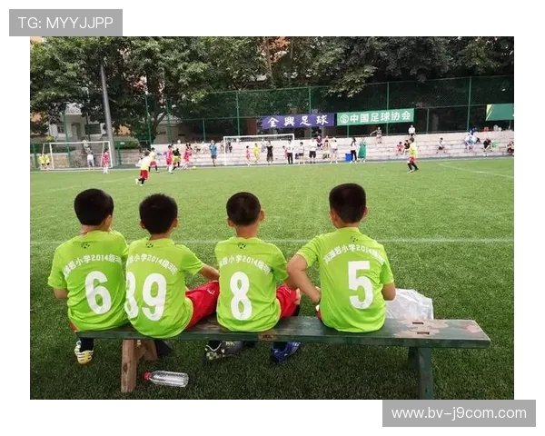 以足球店招聘详情图为核心展示岗位信息与应聘亮点优势特色全面呈现